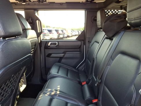 Used 2025 Ford Bronco Badlands AWD/4WD image 6