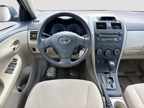 Used 2013 Toyota Corolla L image 19