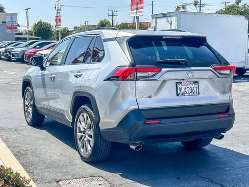 Used 2024 Toyota RAV4 XLE Premium FWD image 9