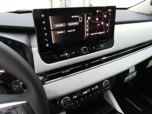 New 2026 Mitsubishi Outlander SE FWD image 15