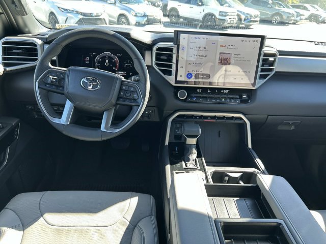 Used 2026 Toyota Tundra Limited AWD/4WD image 17
