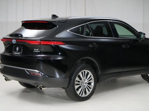 Used 2021 Toyota Venza XLE image 17