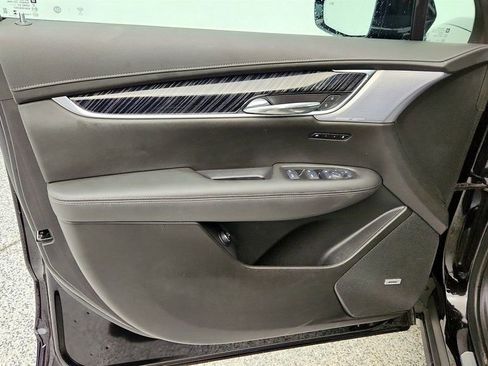 Used 2024 Cadillac XT6 Premium Luxury w/ Technology Package image 11