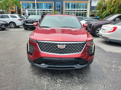 Used 2024 Cadillac XT4 Premium Luxury FWD image 2