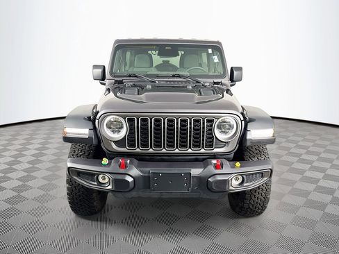 Used 2025 Jeep Wrangler Unlimited Rubicon AWD/4WD image 2