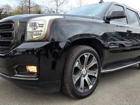 Used 2016 GMC Yukon XL SLT w/ Open Road Package AWD/4WD image 5