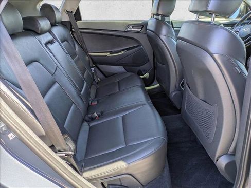 Used 2021 Hyundai Tucson Limited image 19