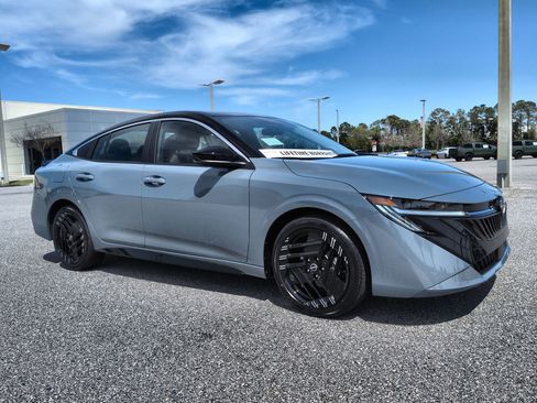 New 2026 Nissan Sentra SR FWD image 3