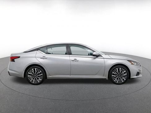 Used 2026 Nissan Altima 2.5 SV FWD image 10