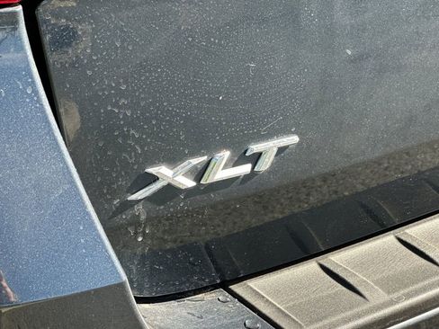 Used 2022 Ford Explorer XLT image 9