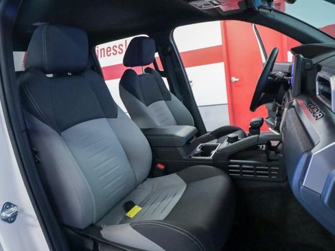 Used 2025 Toyota Tacoma TRD Sport AWD/4WD image 20