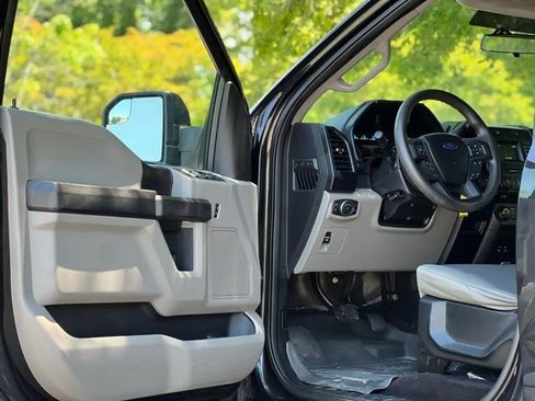 Used 2015 Ford F150 XL w/ Equipment Group 101A Mid AWD/4WD image 9