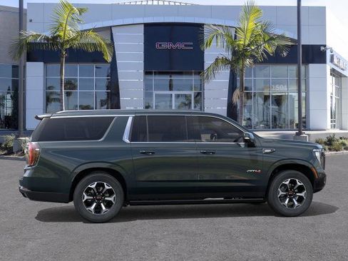 New 2026 GMC Yukon XL AT4 Ultimate AWD/4WD image 5