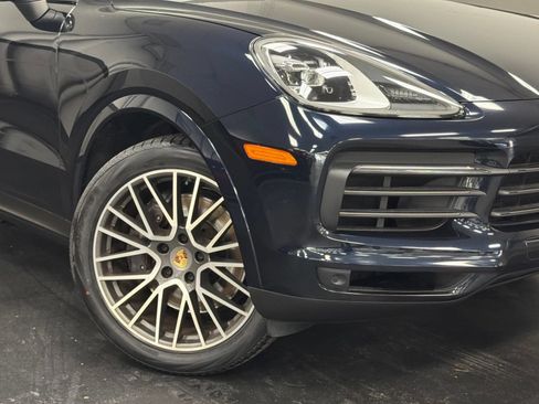 Used 2023 Porsche Cayenne AWD/4WD image 4