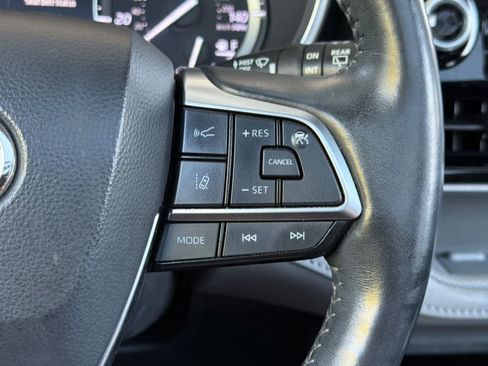 Used 2021 Toyota Highlander Platinum FWD image 28
