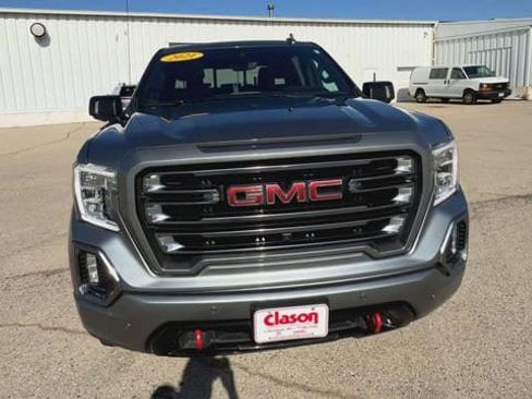 Used 2021 GMC Sierra 1500 AT4 w/ Technology Package AWD/4WD image 4