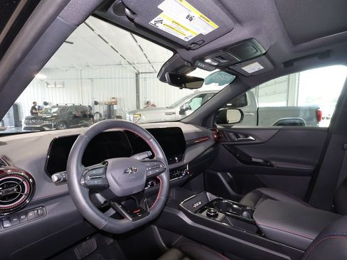 Certified 2026 Chevrolet Equinox RS w/ Convenience Package III AWD/4WD image 9