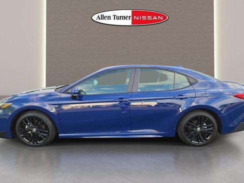 Used 2026 Toyota Camry SE FWD image 10