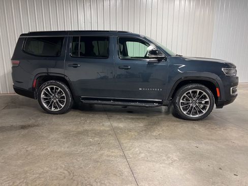 Used 2024 Jeep Wagoneer Series II w/ Premium Group I image 3