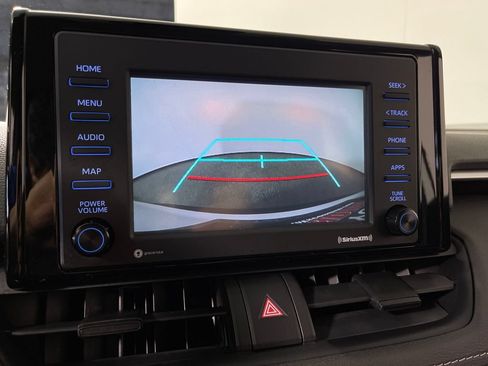 Used 2021 Toyota RAV4 LE AWD/4WD image 21