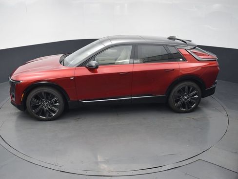 New 2026 Cadillac Lyriq Signature Sport w/ Nappa Leather Package AWD/4WD image 42
