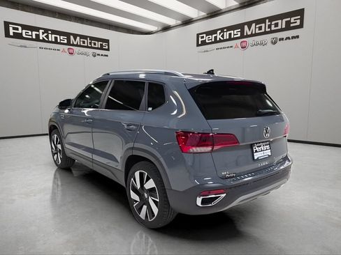Used 2024 Volkswagen Taos SEL AWD/4WD image 3