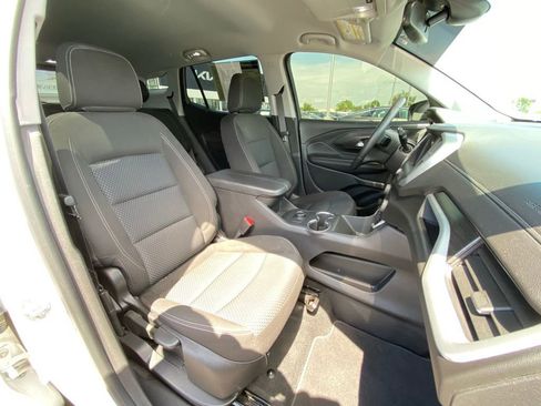 Used 2022 GMC Terrain SLE w/ Elevation Edition image 27