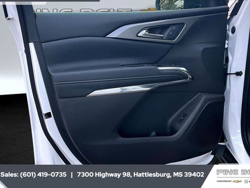 New 2026 Chevrolet Traverse LT w/ Driver Confidence Package FWD image 17