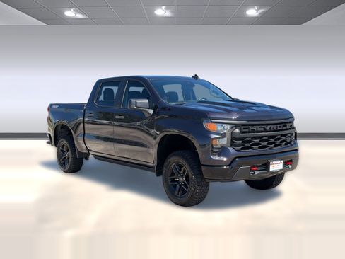 Used 2024 Chevrolet Silverado 1500 Custom Trail Boss w/ LPO, Dark Essentials Package image 7