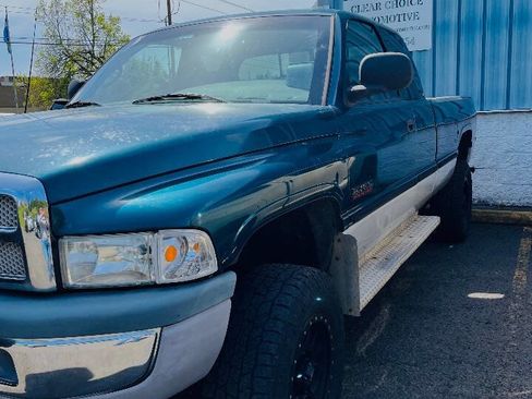 Used 1998 Dodge Ram 2500 Truck 4x4 Club Cab image 4