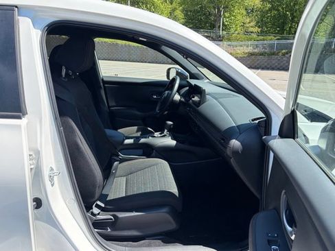 Used 2025 Honda HR-V Sport image 26
