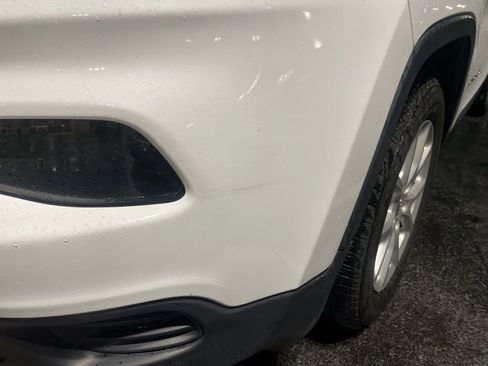 Used 2017 Jeep Cherokee Sport image 7