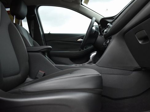 Used 2022 Buick Encore GX Select image 11