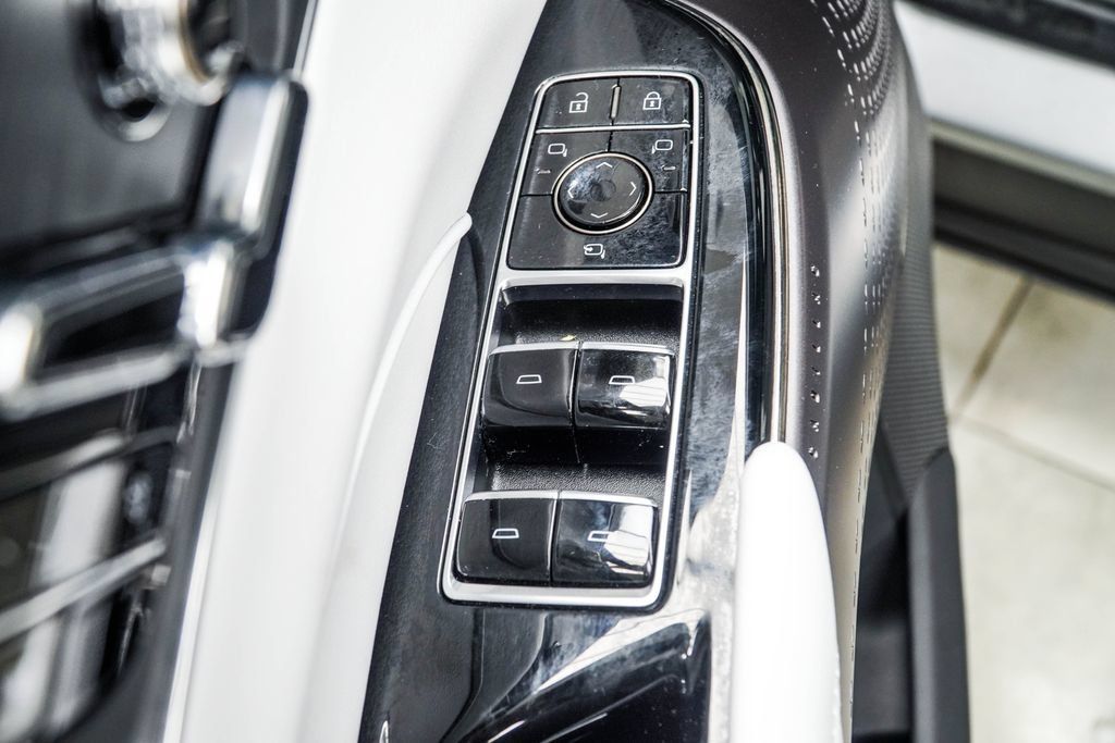Used 2024 Cadillac Lyriq Sport AWD/4WD image 35