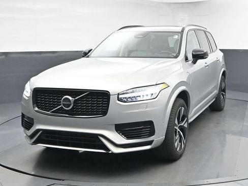 Used 2023 Volvo XC90 T8 Plus image 3