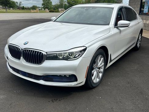 Used 2016 BMW 740i RWD image 1