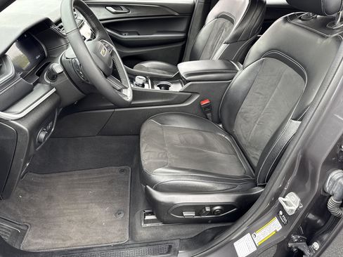 Used 2024 Jeep Grand Cherokee L Laredo image 13