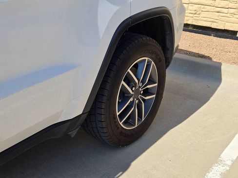 Used 2021 Jeep Grand Cherokee Limited RWD image 8
