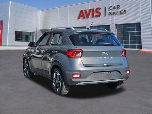 Used 2025 Hyundai Venue SEL image 9