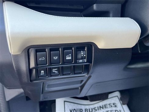 Used 2022 Subaru Ascent Limited image 18