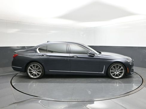 Used 2020 BMW 740i w/ Premium Package image 26
