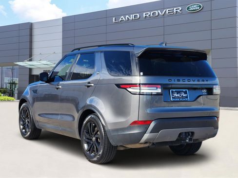 Used 2019 Land Rover Discovery SE image 4