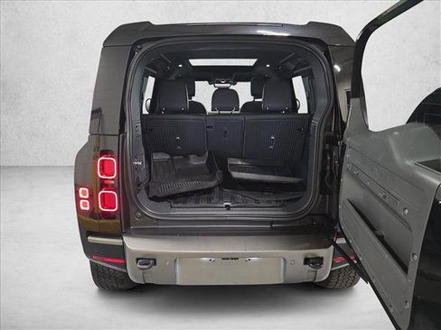 Certified 2023 Land Rover Defender 110 X-Dynamic SE image 12