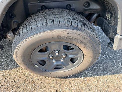Used 2025 Jeep Wrangler Sport AWD/4WD image 12