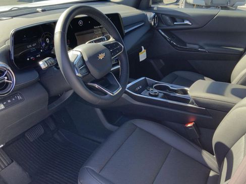 New 2026 Chevrolet Equinox LT w/ Convenience Package II image 29