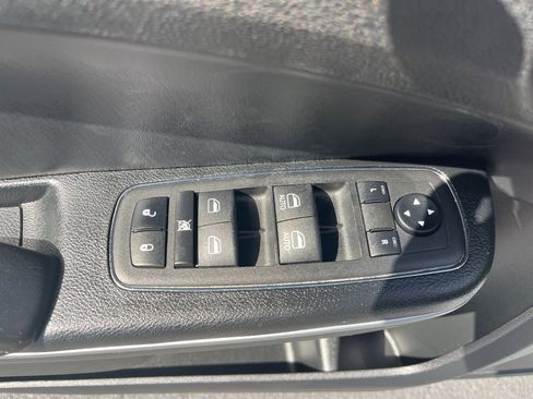 Used 2023 Chrysler 300 S image 13