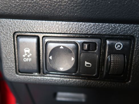 Used 2012 Nissan Versa 1.8 S w/ Plus Pkg FWD image 17