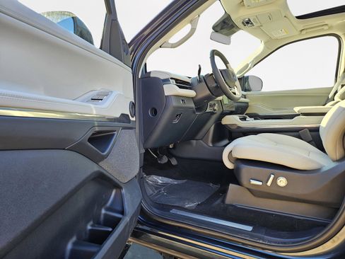 New 2025 Lincoln Navigator L Reserve image 10