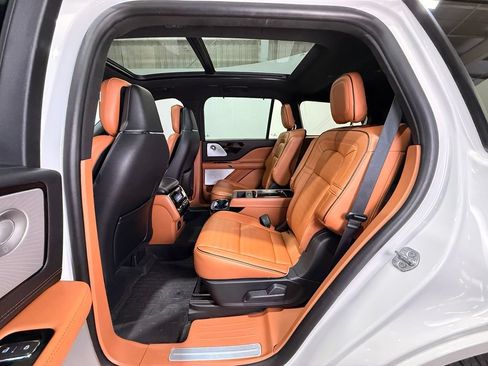Used 2021 Lincoln Aviator Black Label w/ Dynamic Handling Package AWD/4WD image 18