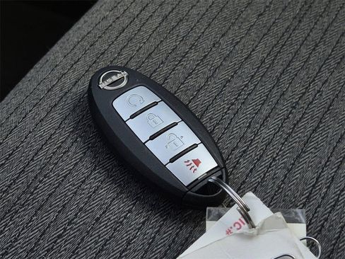 Used 2022 Nissan Rogue SV image 37